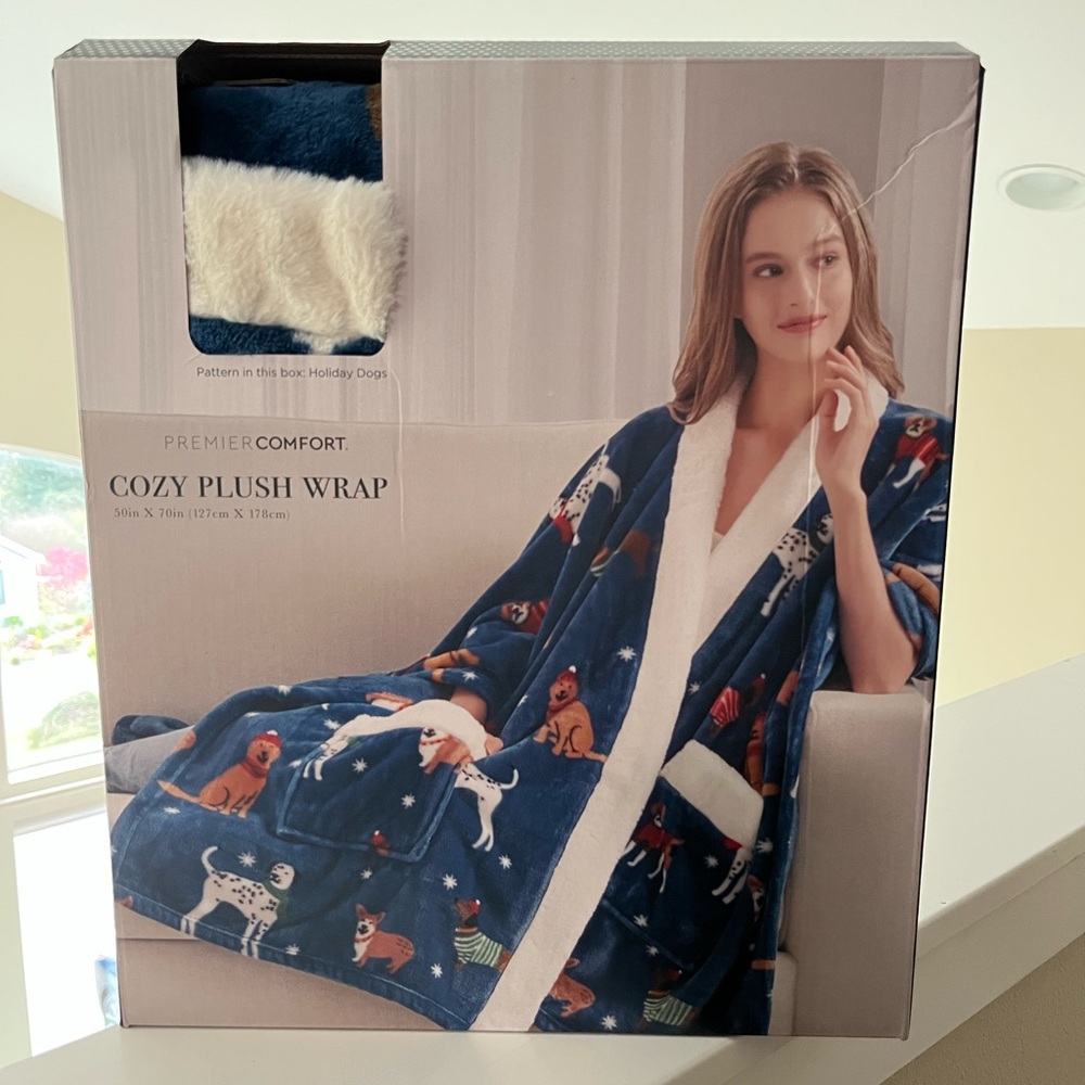 Premier Comfort Cozy Plush Wrap with Dog Print